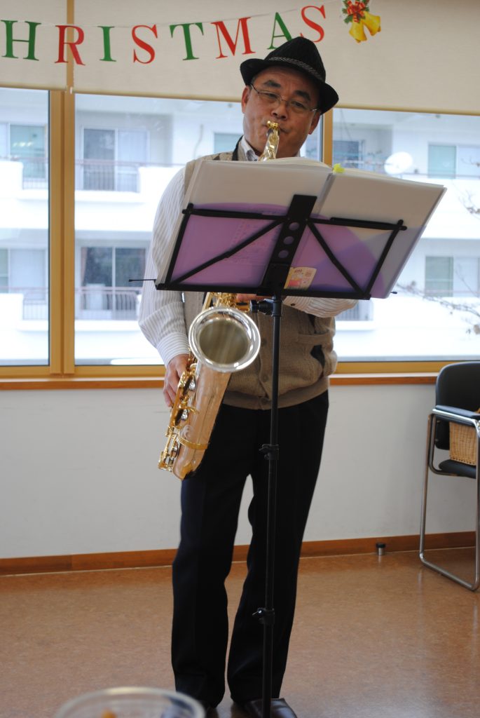 アルトサックスの生演奏