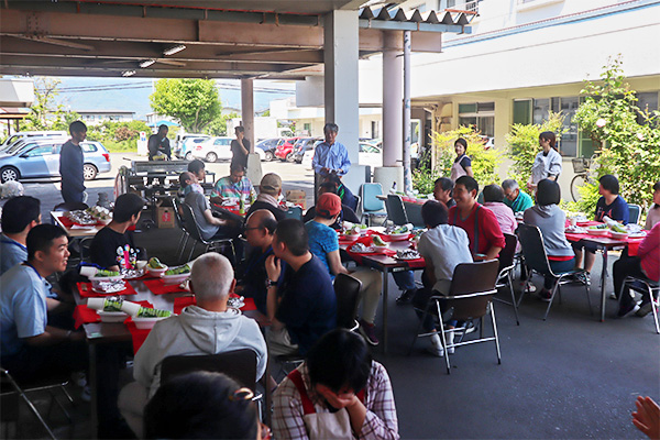コロニーセンターのメインイベント『バーベキューパーティー』